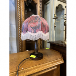 Stylowa lampka stołowa