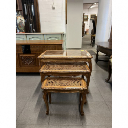 Stoliki ludwikowskie z...