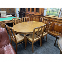 Stół ludwikowski...