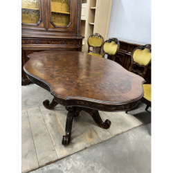 Stół barokowy na rzeźbionej...