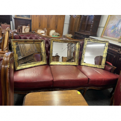 Trzy lustra w drewnianej...