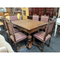 Stół eklektyczny z 6...