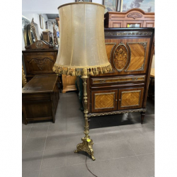 Lampa stojąca na mosiężnej...